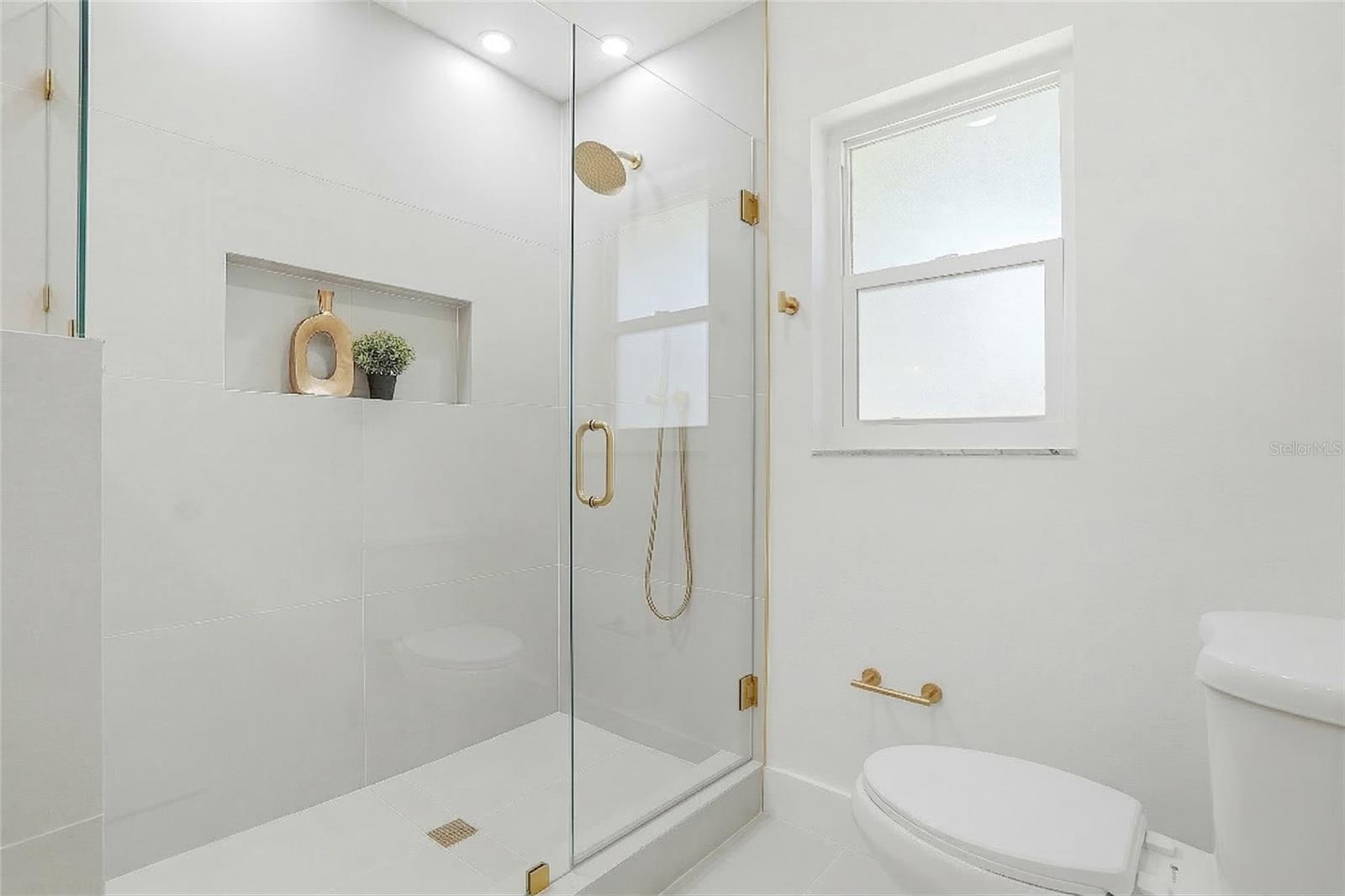 Image 19 of 38 For 1339 35th Street N