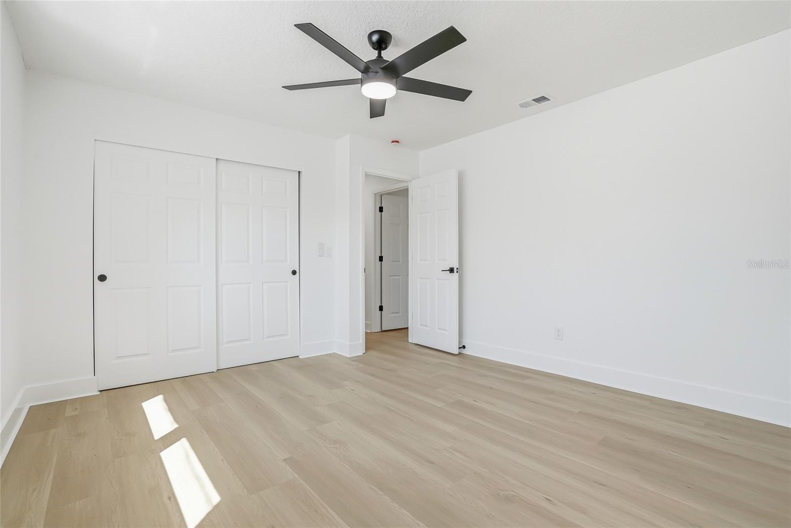 Image 21 of 38 For 1339 35th Street N