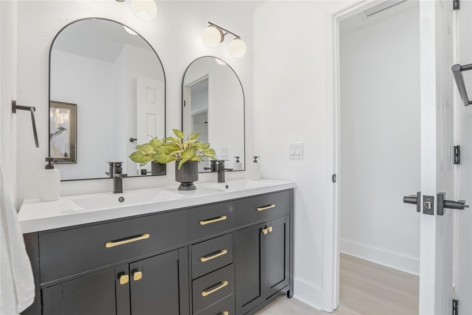 Image 24 of 38 For 1339 35th Street N