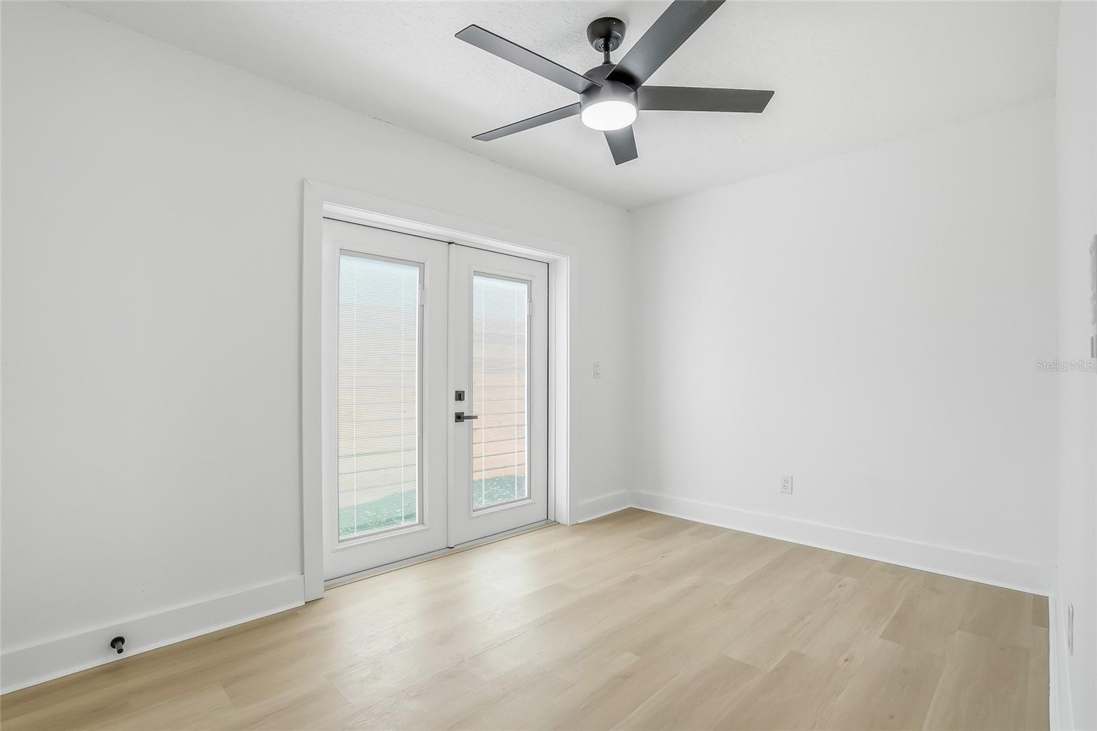 Image 25 of 38 For 1339 35th Street N