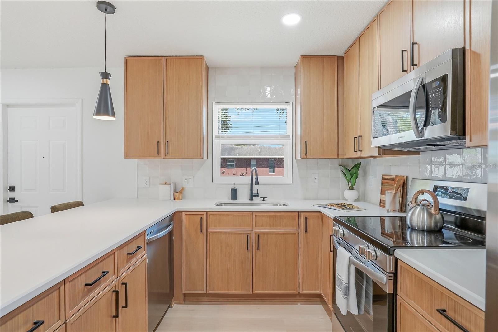 Image 8 of 38 For 1339 35th Street N