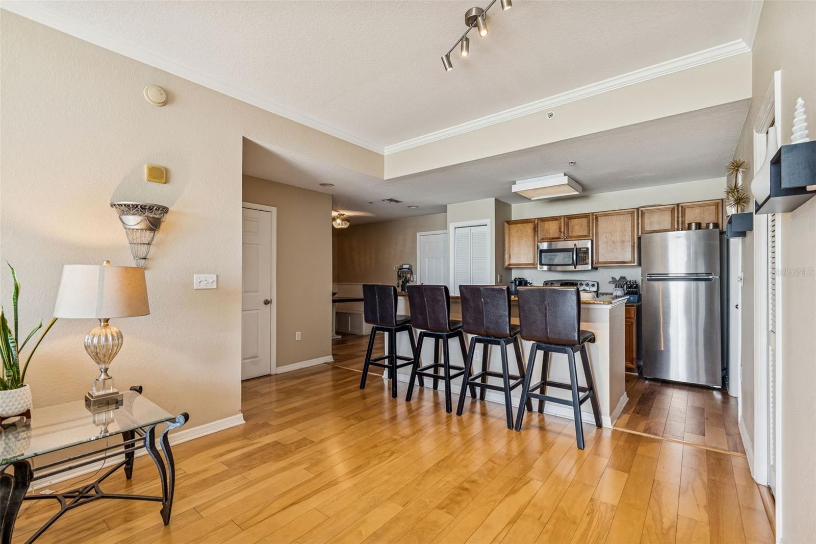 Image 12 of 77 For 700 Harbour Island Boulevard 411