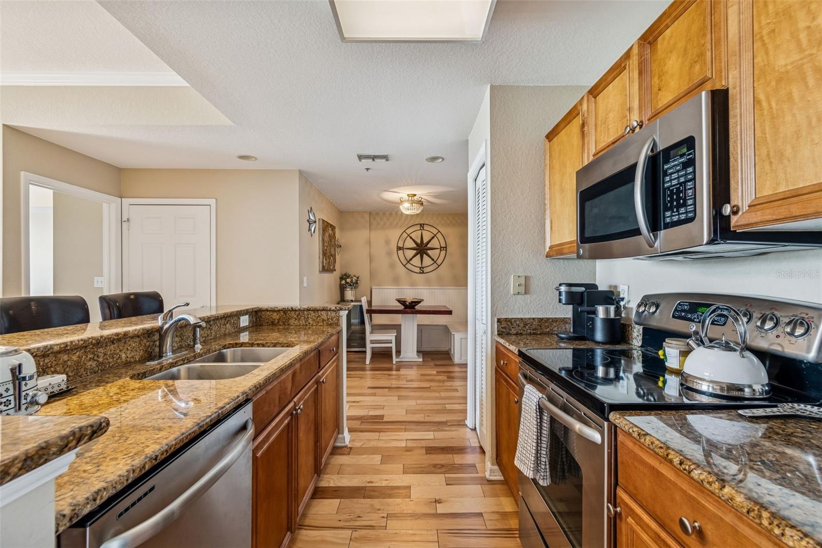 Image 16 of 77 For 700 Harbour Island Boulevard 411