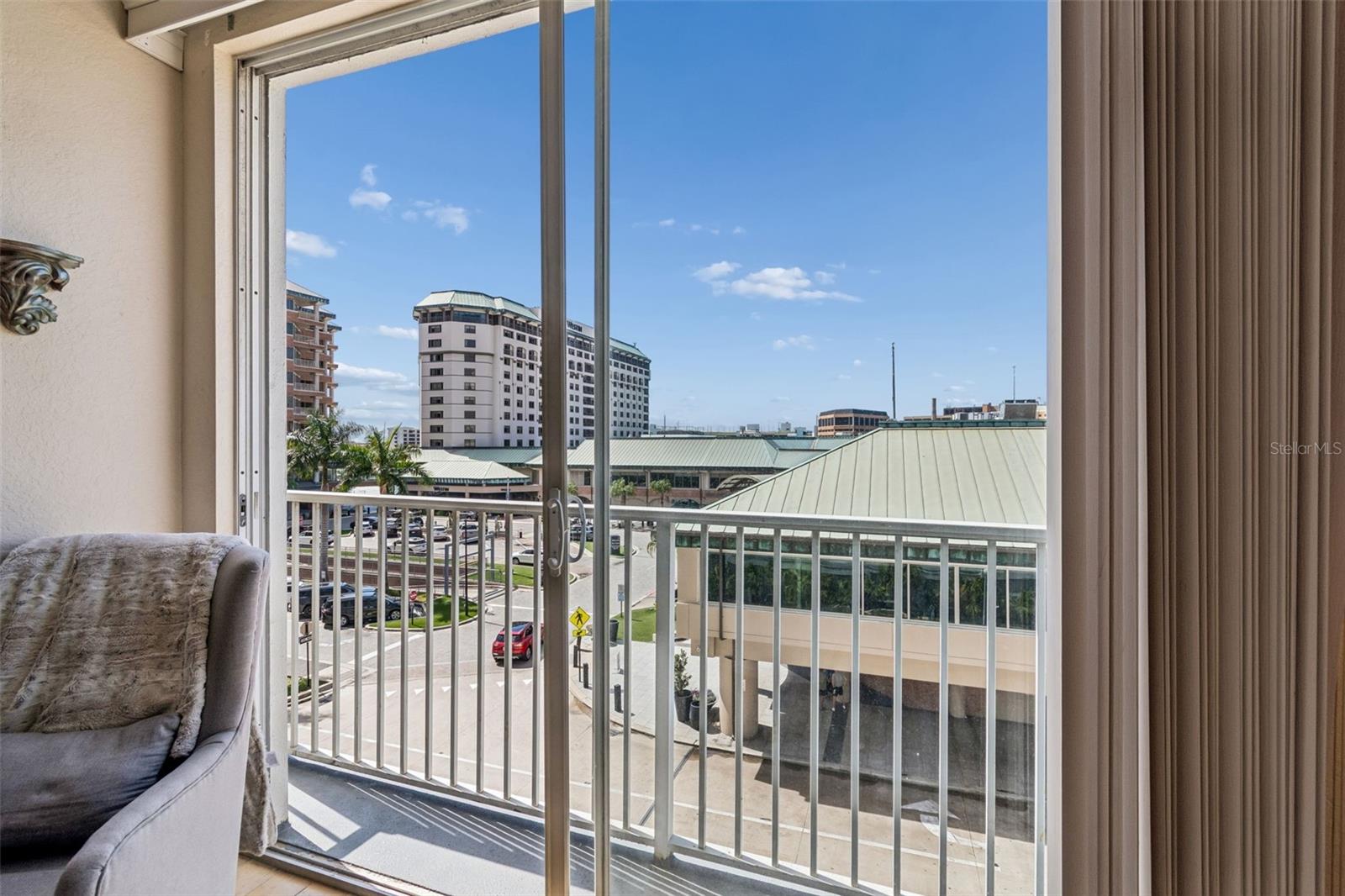 Image 24 of 77 For 700 Harbour Island Boulevard 411