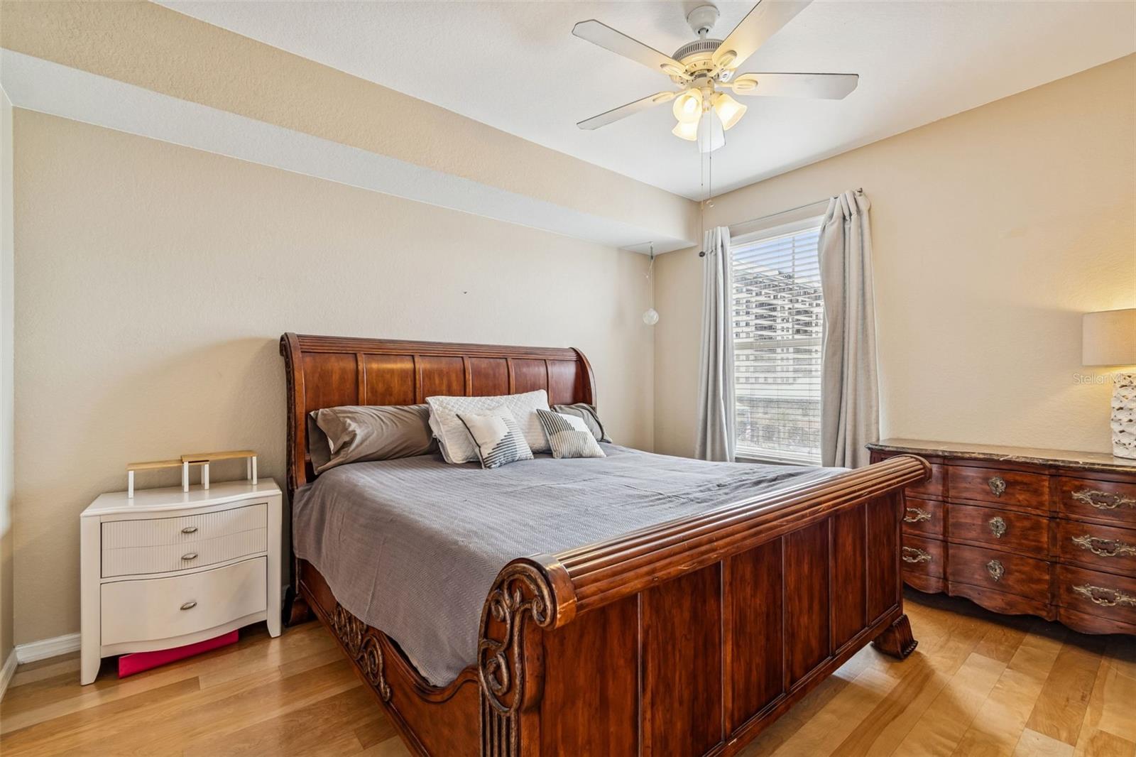 Image 34 of 77 For 700 Harbour Island Boulevard 411