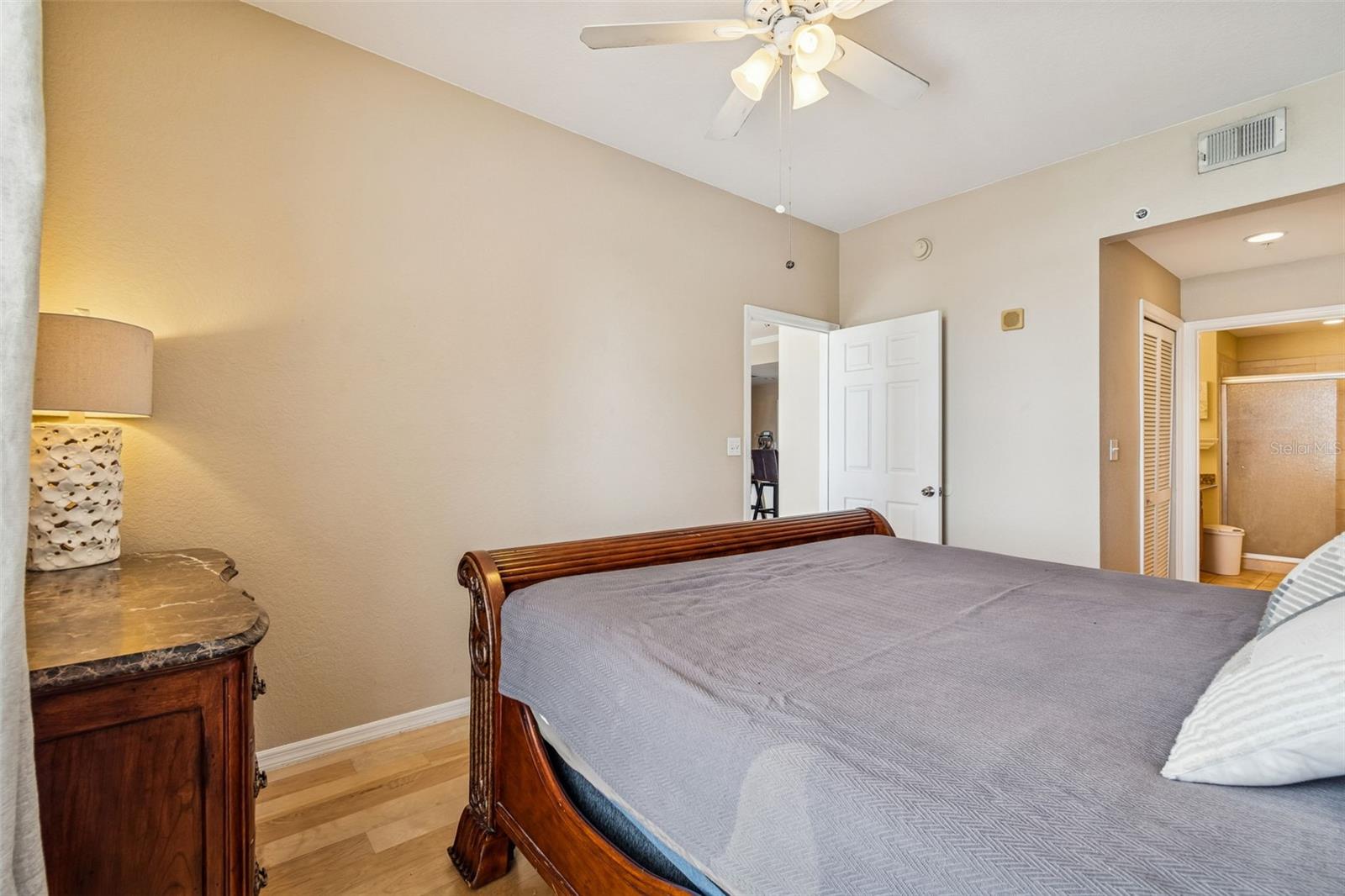 Image 36 of 77 For 700 Harbour Island Boulevard 411