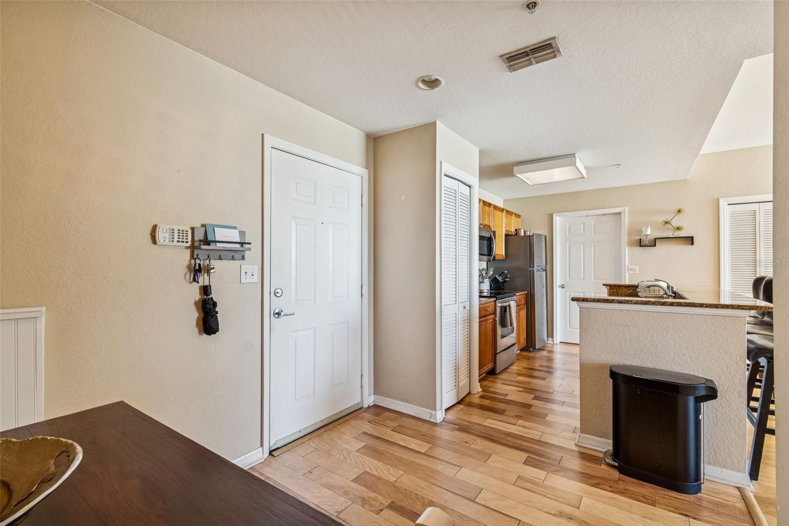 Image 5 of 77 For 700 Harbour Island Boulevard 411