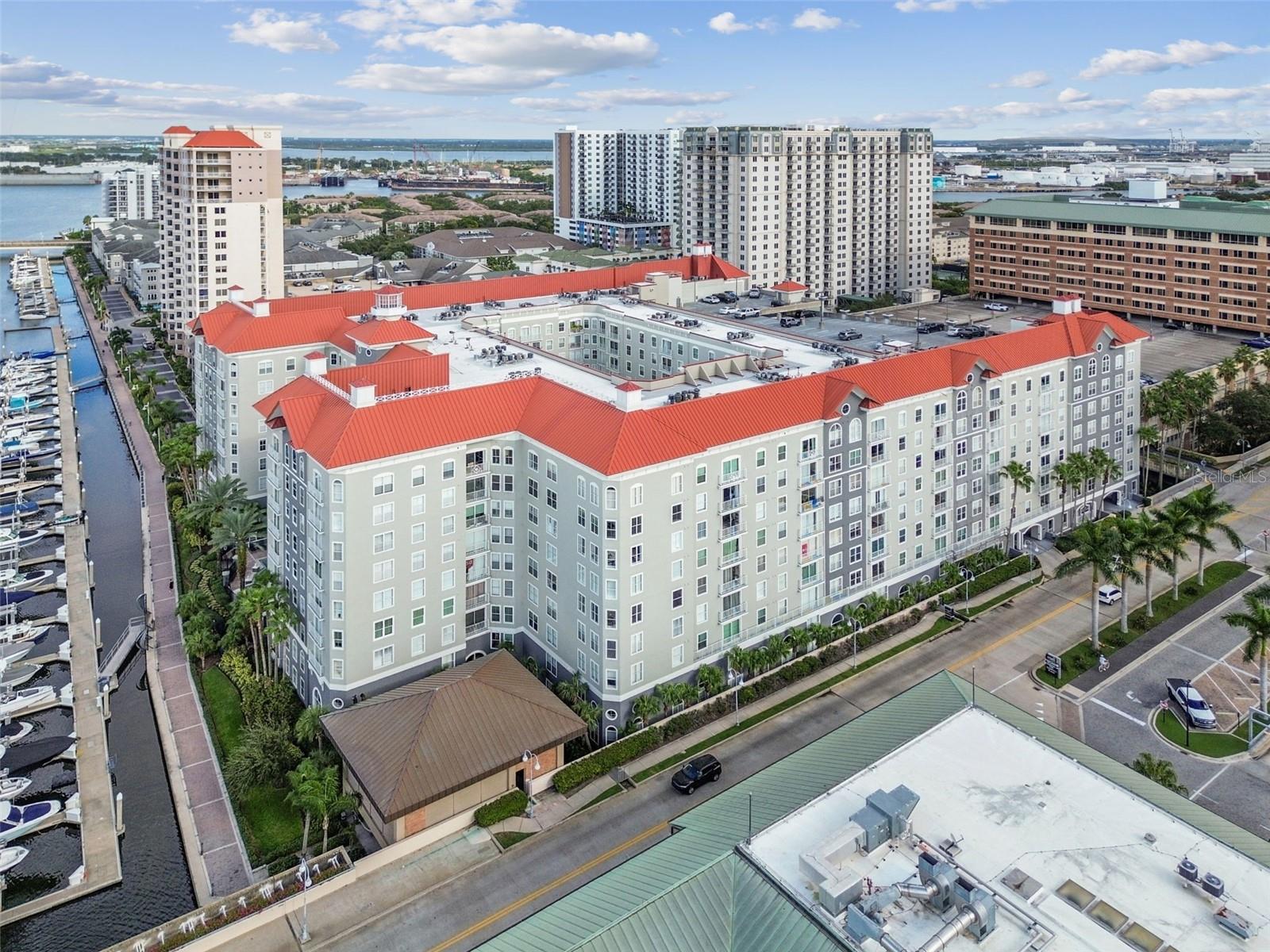 Image 65 of 77 For 700 Harbour Island Boulevard 411