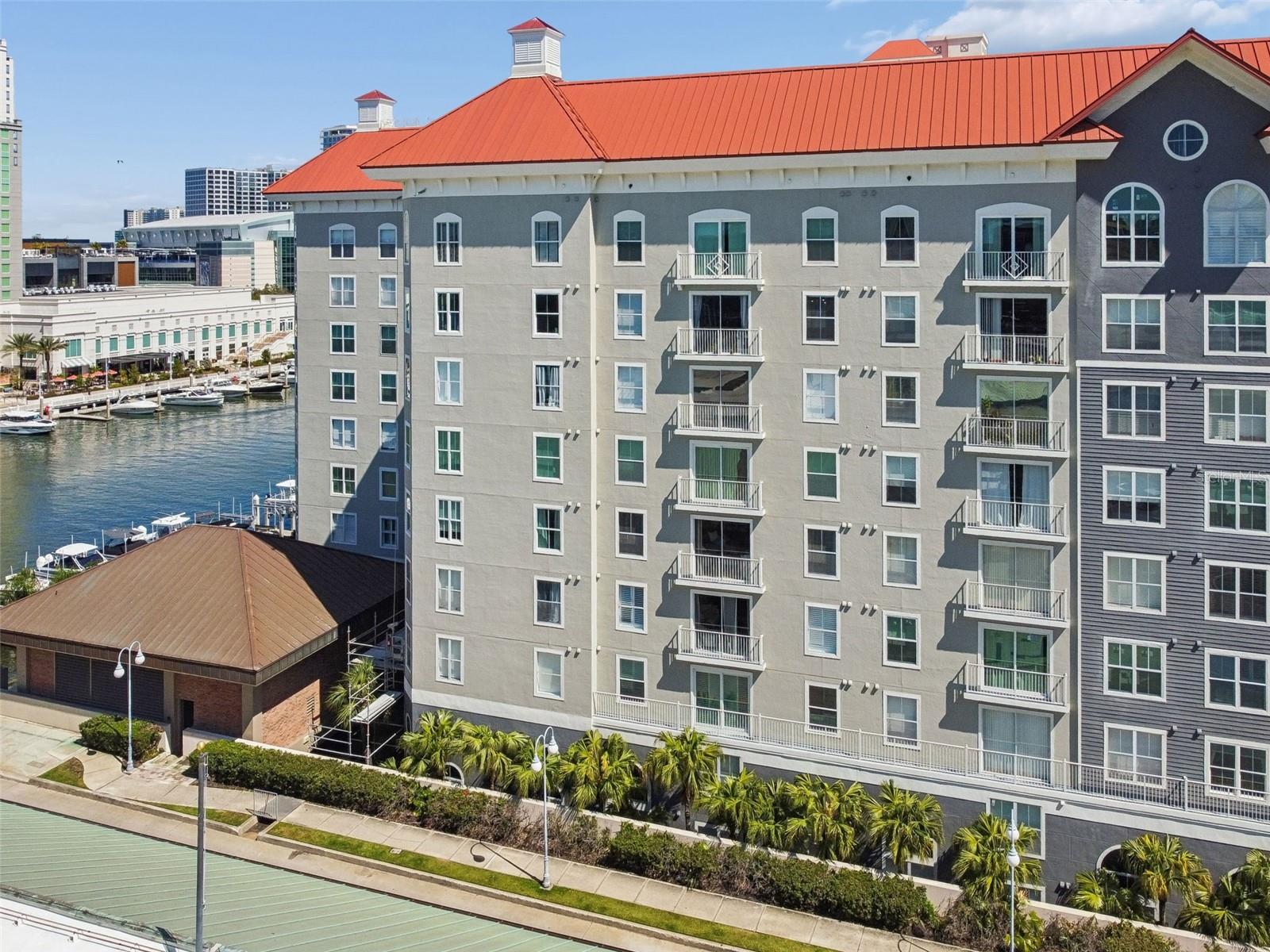 Image 74 of 77 For 700 Harbour Island Boulevard 411