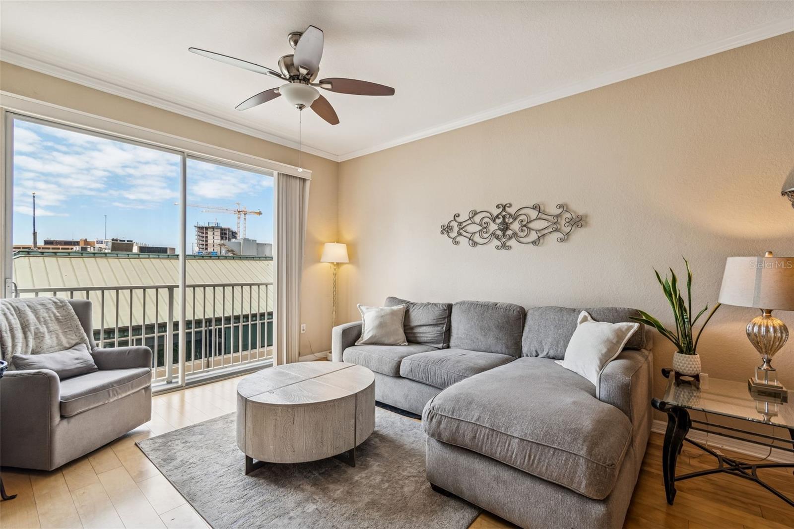 Image 8 of 77 For 700 Harbour Island Boulevard 411