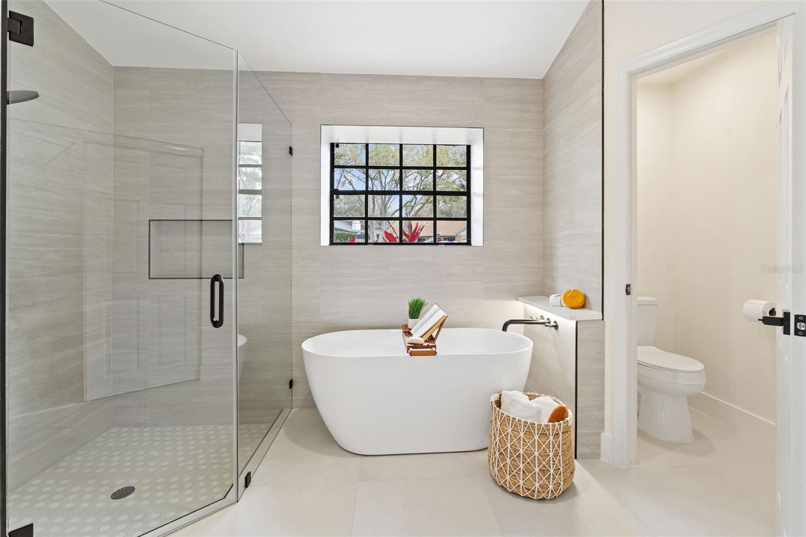 Listing photo id 19 for 346 Carson Lane