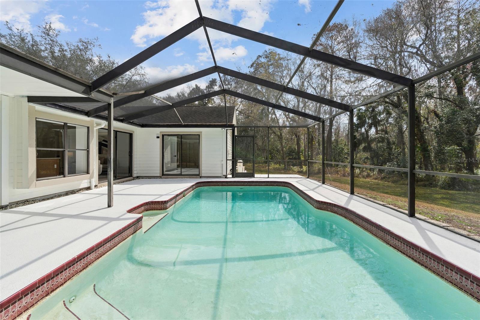 Listing photo id 30 for 346 Carson Lane