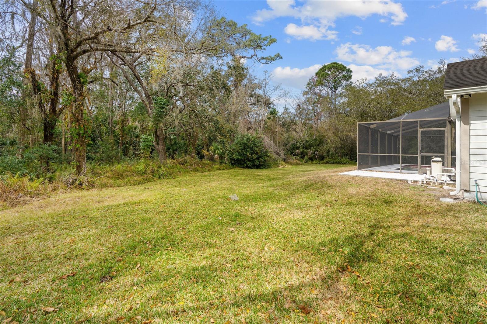 Listing photo id 34 for 346 Carson Lane