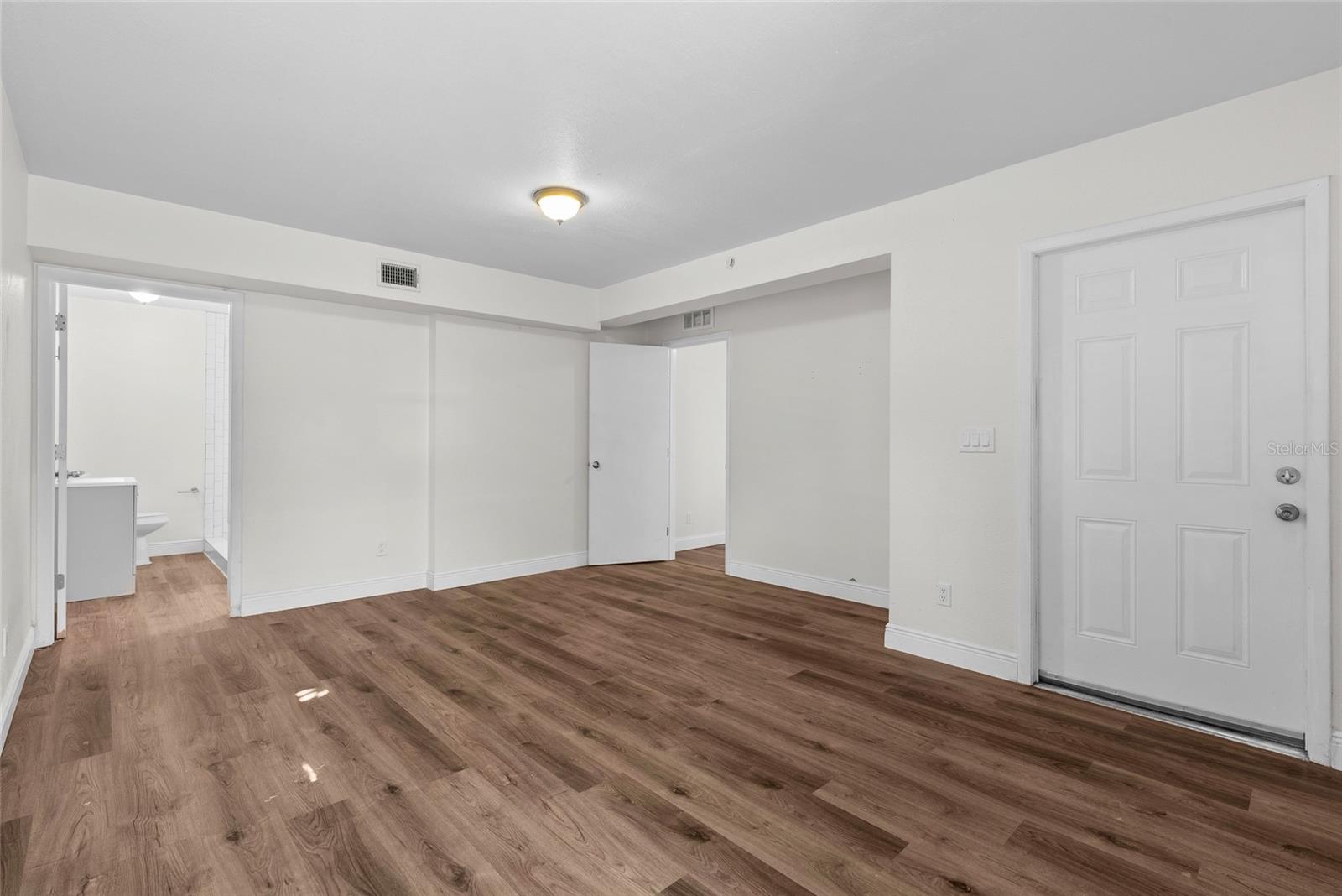 Image 16 of 32 For 4926 Haines Road N