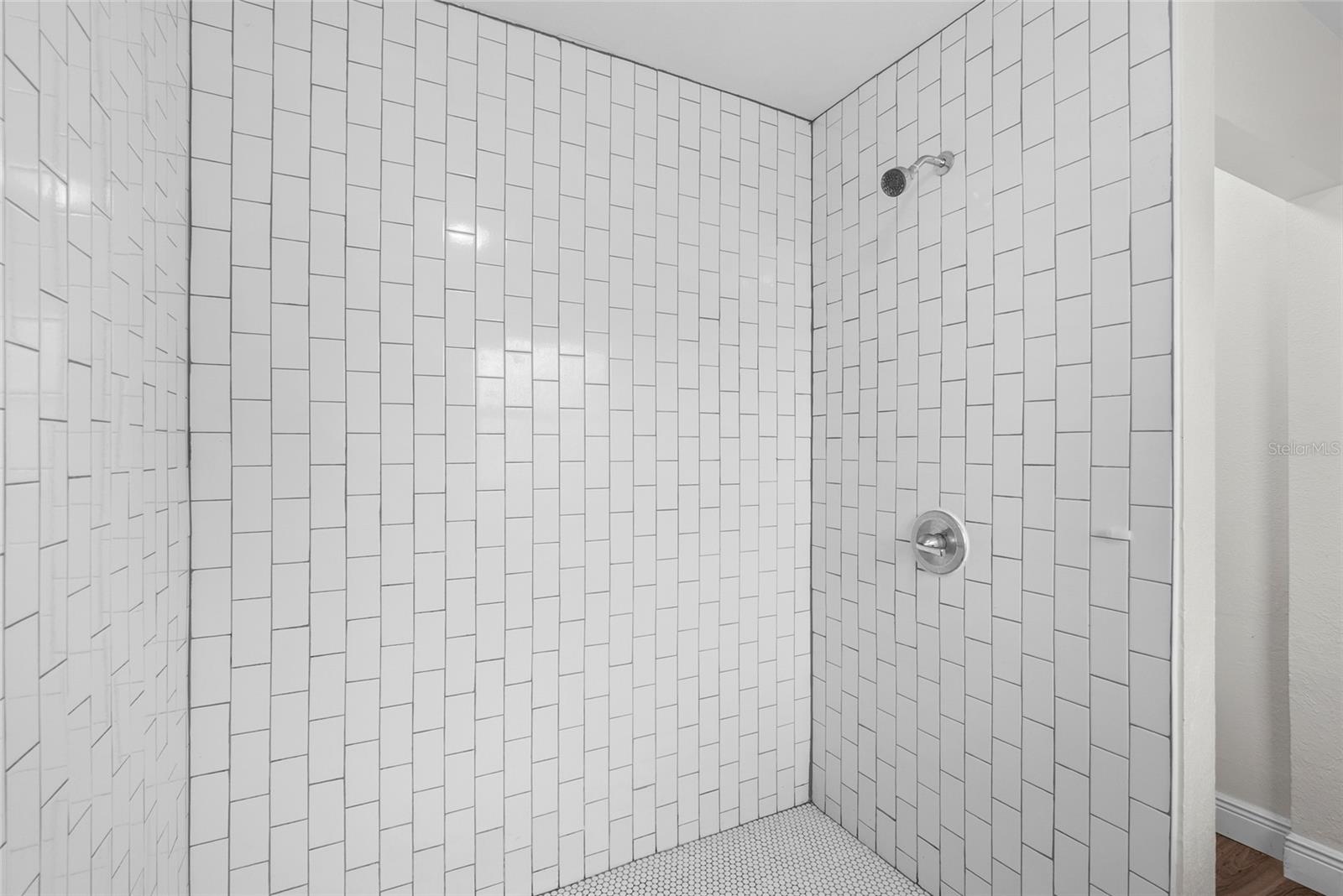 Image 19 of 32 For 4926 Haines Road N