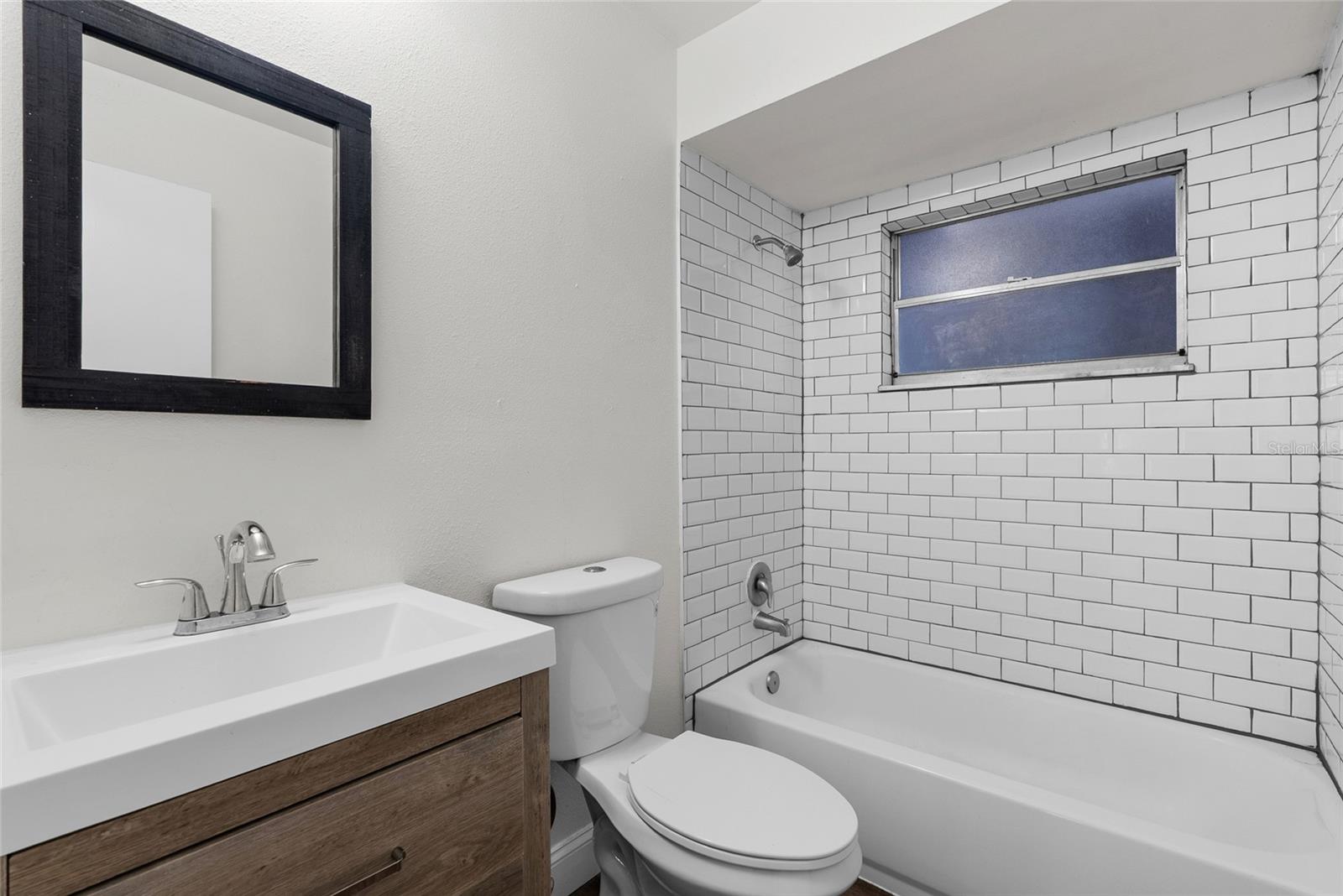 Image 23 of 32 For 4926 Haines Road N