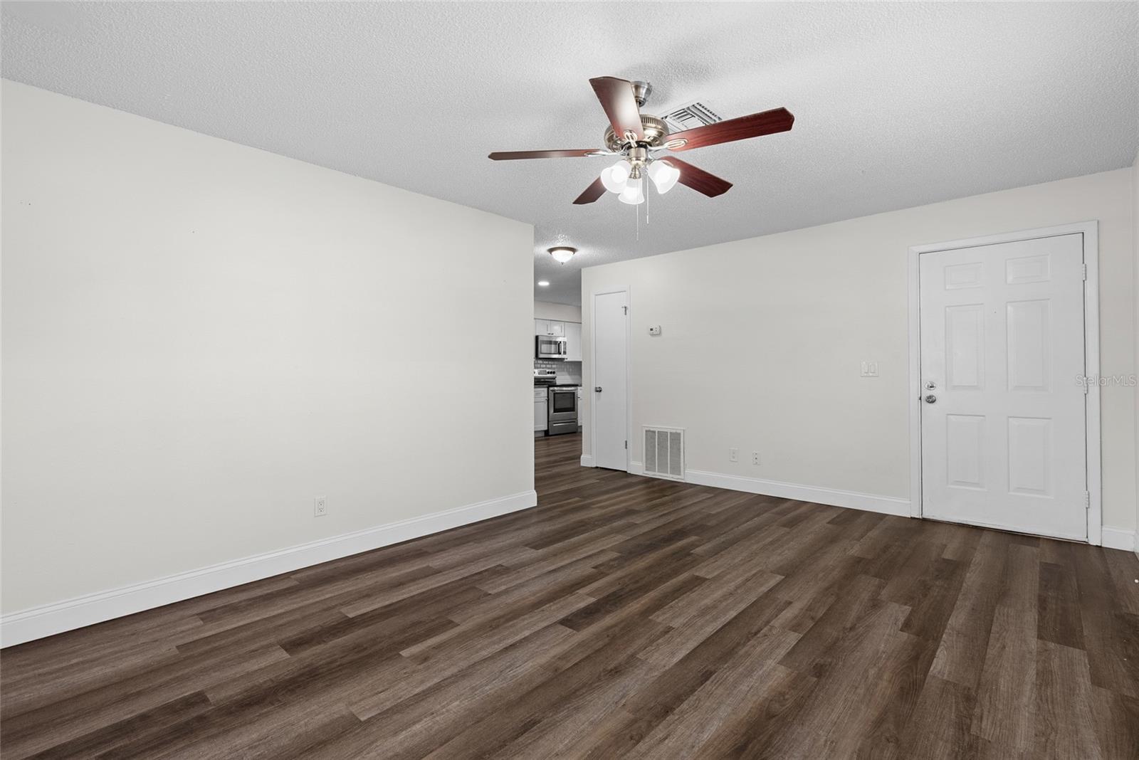 Image 7 of 32 For 4926 Haines Road N