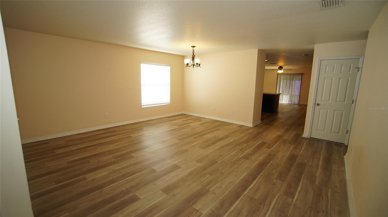 Image 15 of 17 For 30950 Mandolin Cay Avenue