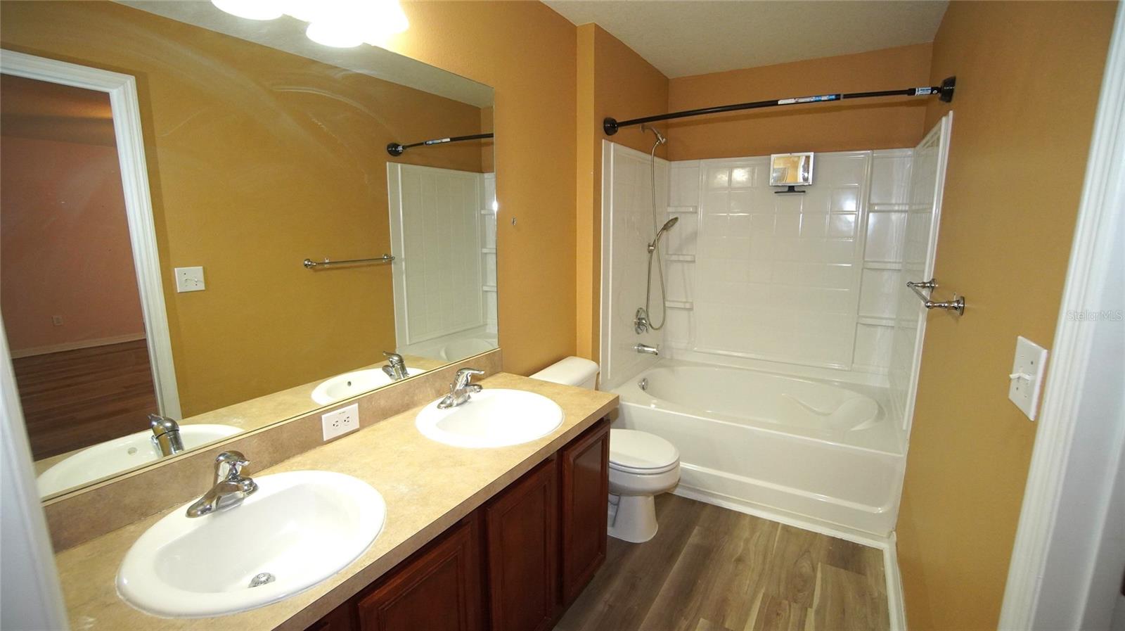 Image 6 of 17 For 30950 Mandolin Cay Avenue