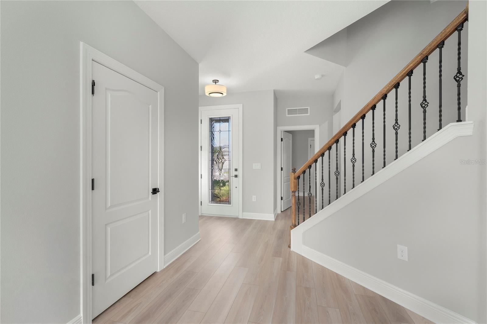 Image 2 of 10 For 7895 Somersworth Drive