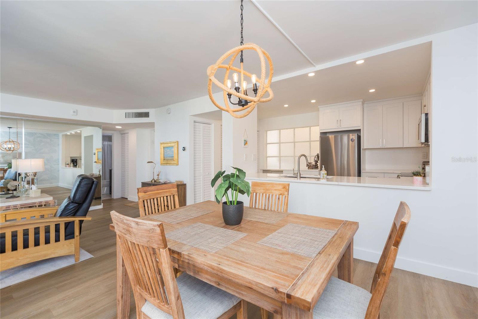 Image 10 of 37 For 5633 Puerta Del Sol Boulevard S 204