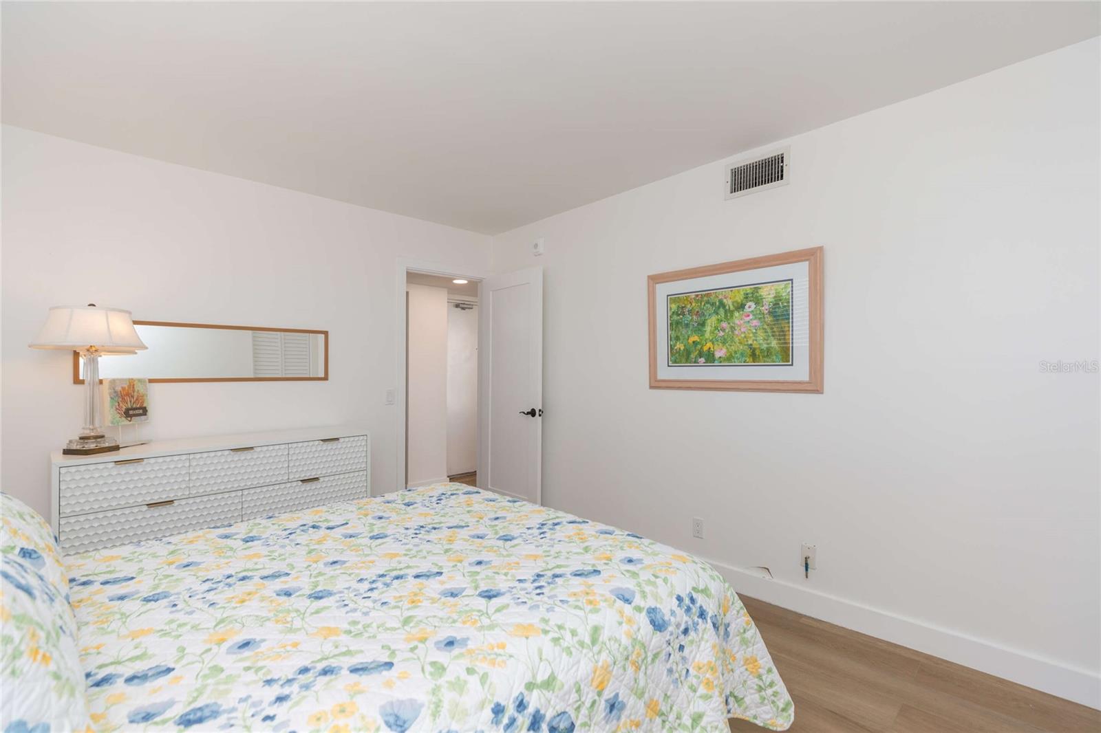 Image 17 of 37 For 5633 Puerta Del Sol Boulevard S 204