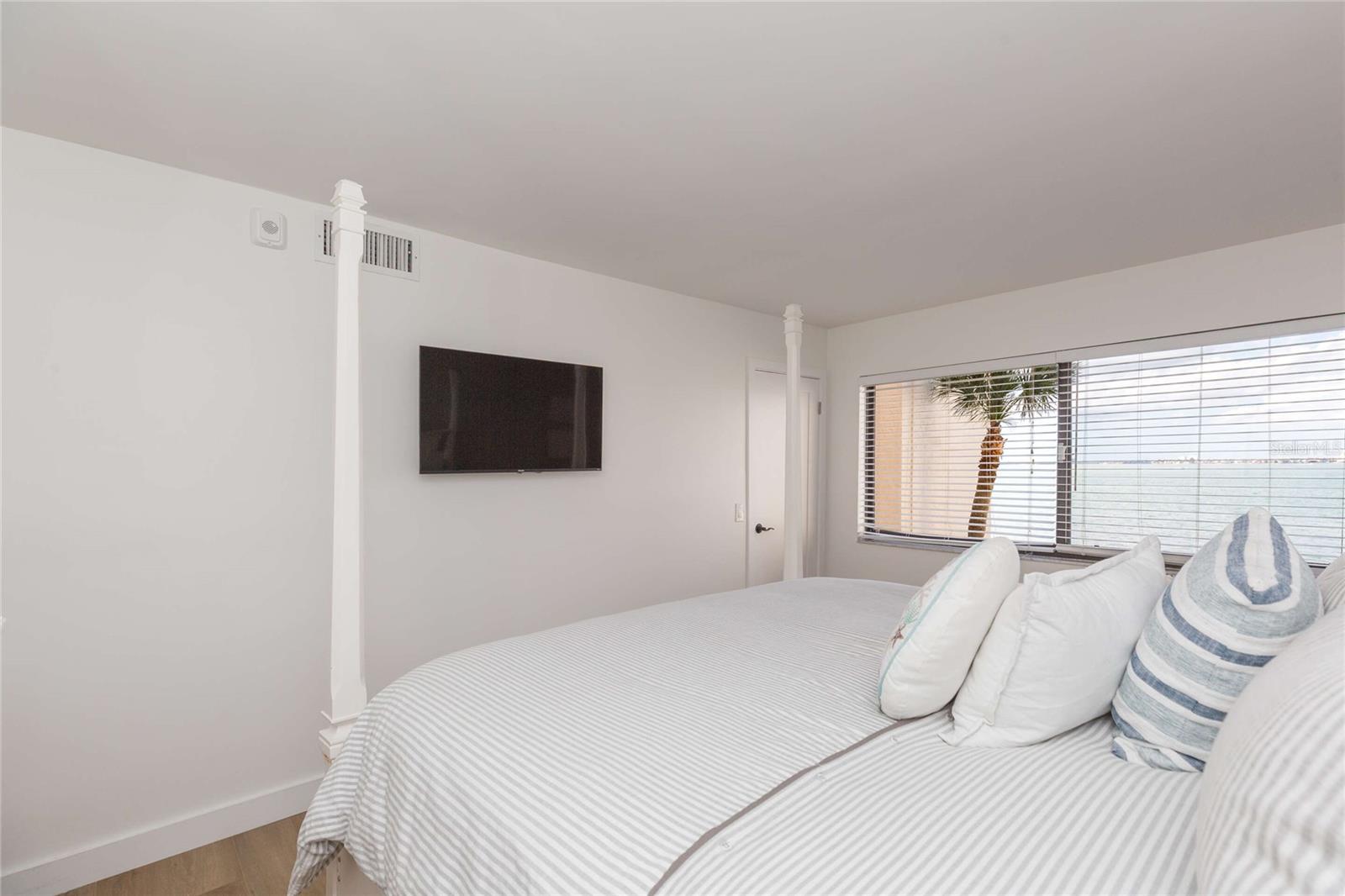 Image 21 of 37 For 5633 Puerta Del Sol Boulevard S 204