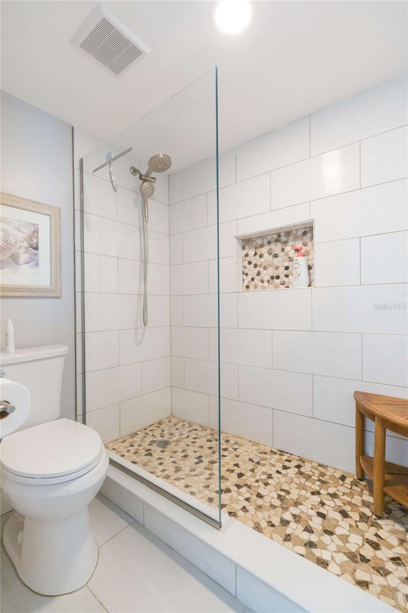 Image 25 of 37 For 5633 Puerta Del Sol Boulevard S 204