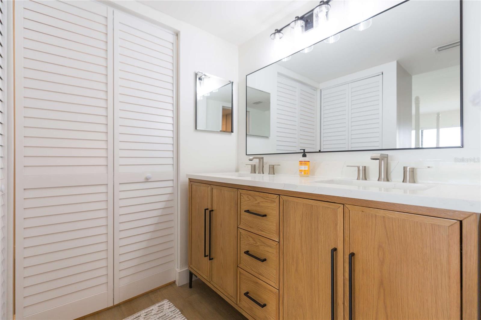 Image 26 of 37 For 5633 Puerta Del Sol Boulevard S 204