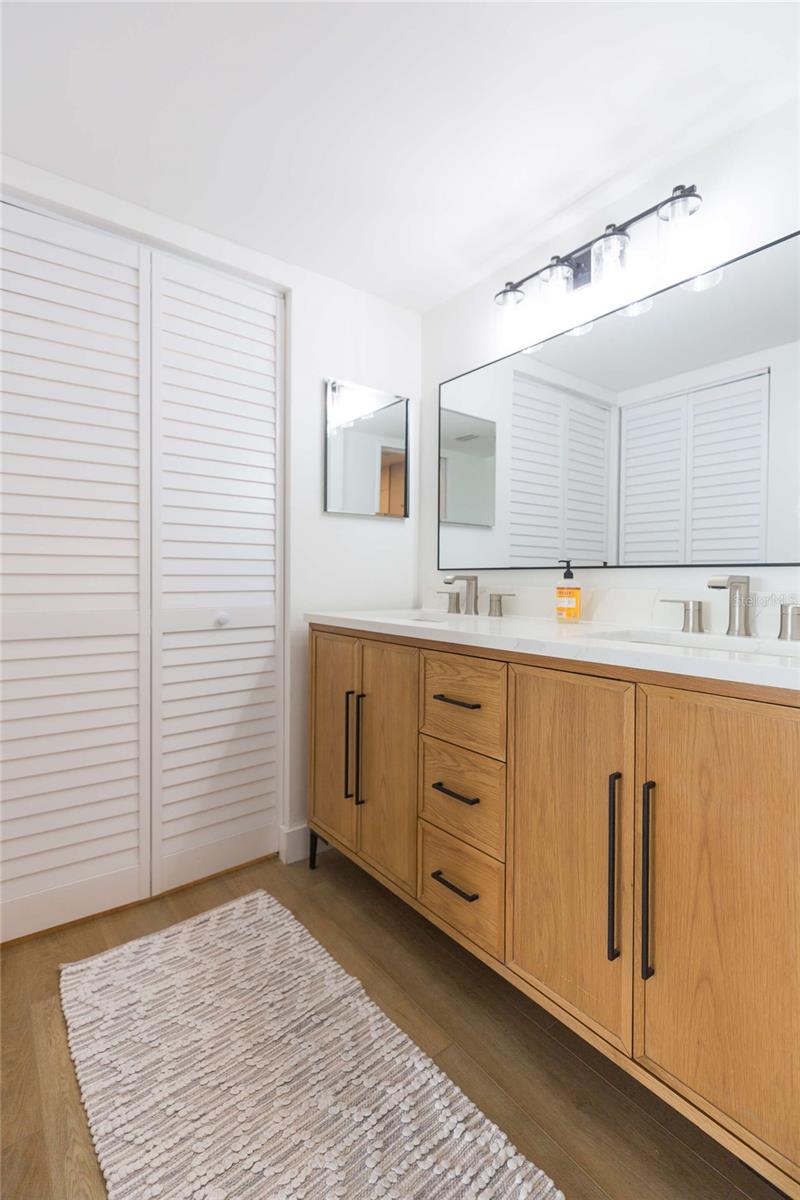 Image 27 of 37 For 5633 Puerta Del Sol Boulevard S 204