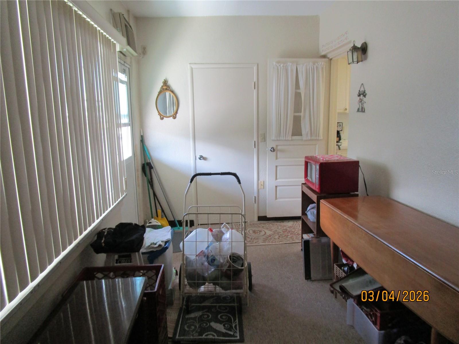 Listing photo id 10 for 5920 18th Street N 8