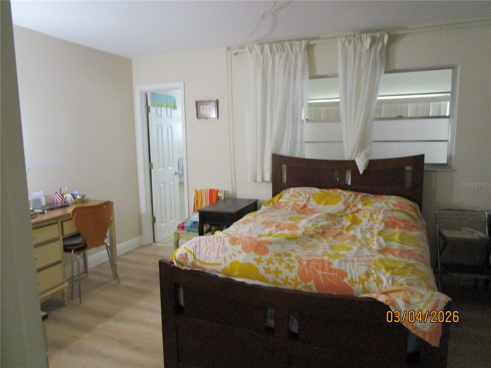 Listing photo id 17 for 5920 18th Street N 8