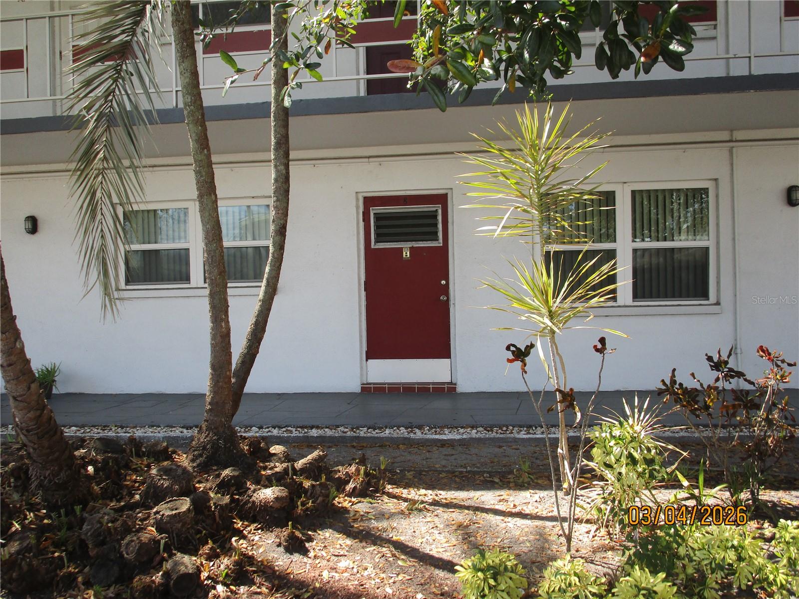 Listing photo id 0 for 5920 18th Street N 8