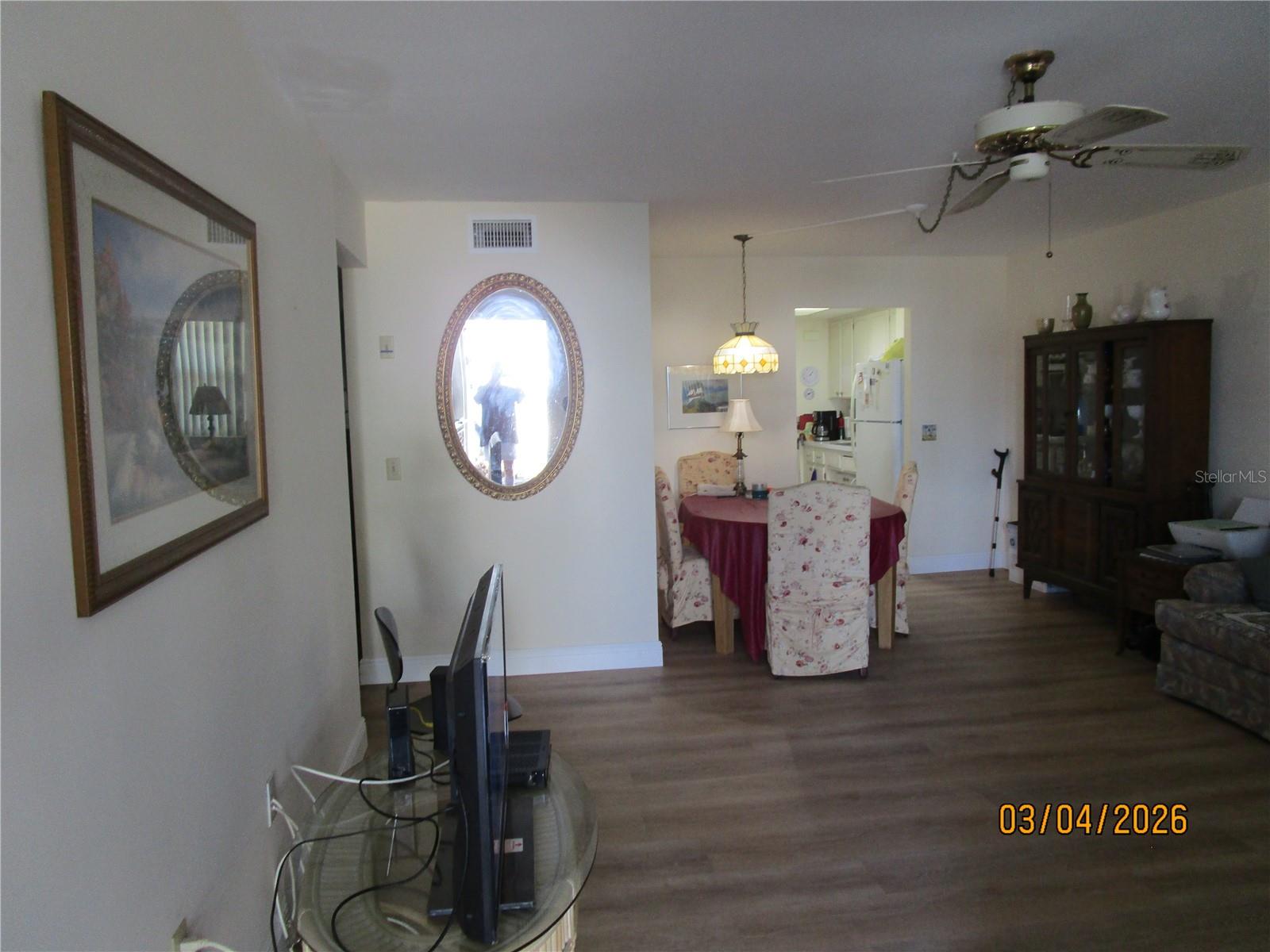 Listing photo id 2 for 5920 18th Street N 8