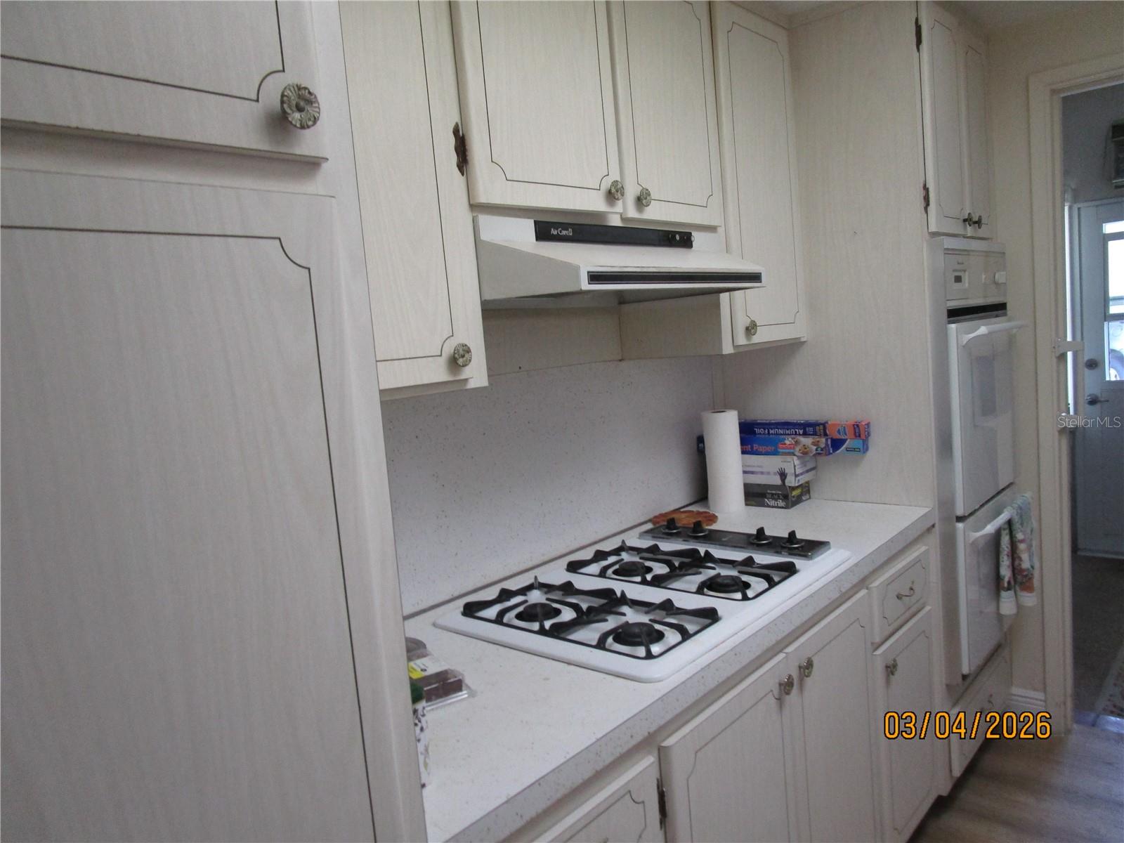 Listing photo id 4 for 5920 18th Street N 8