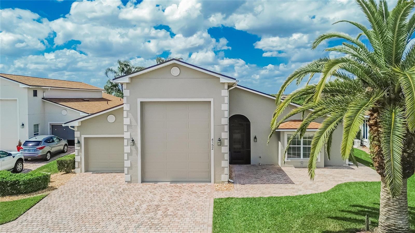 Listing photo id 0 for 4152 Dunmore Drive