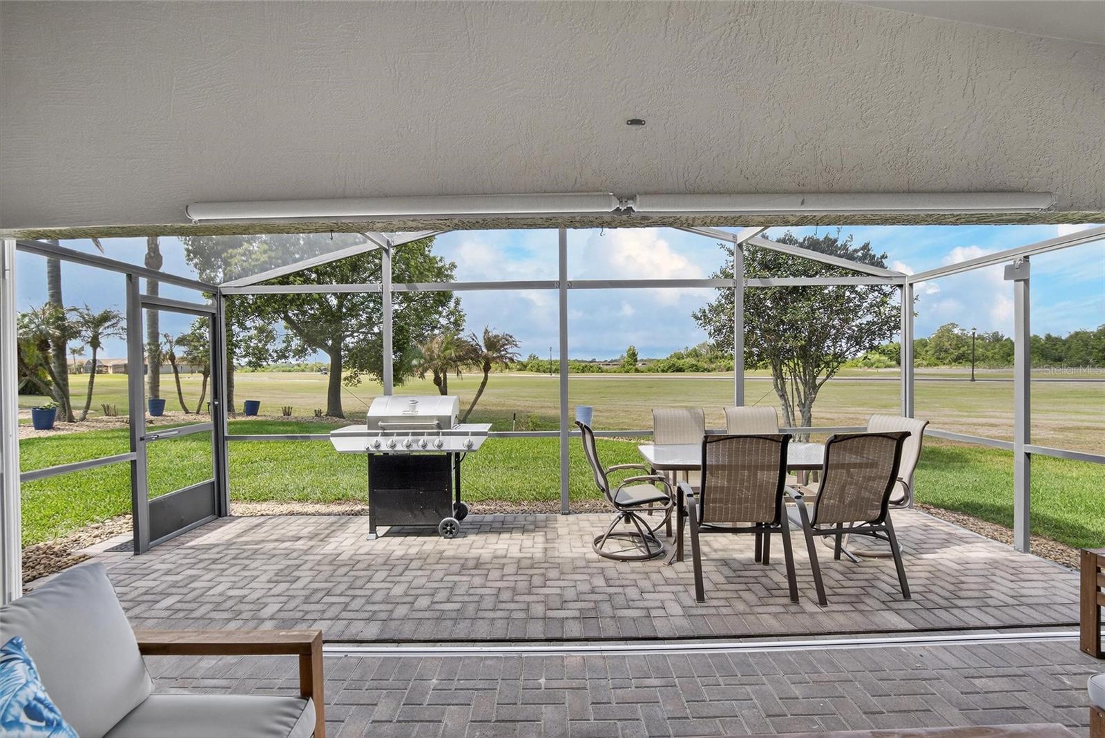 Listing photo id 45 for 4152 Dunmore Drive