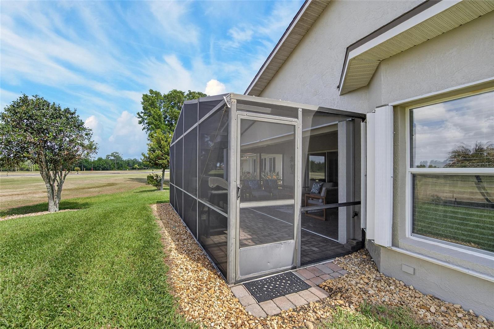 Listing photo id 47 for 4152 Dunmore Drive