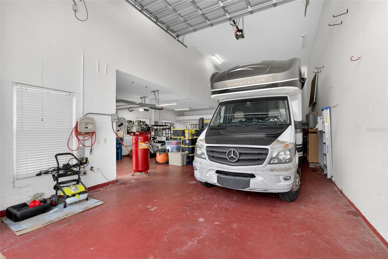 Listing photo id 55 for 4152 Dunmore Drive