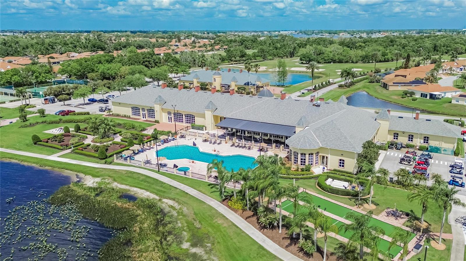 Listing photo id 87 for 4152 Dunmore Drive