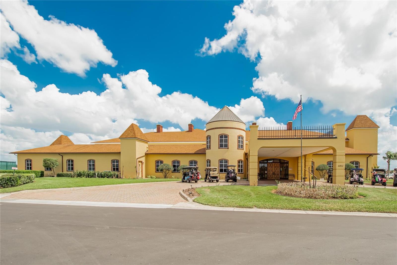 Listing photo id 89 for 4152 Dunmore Drive