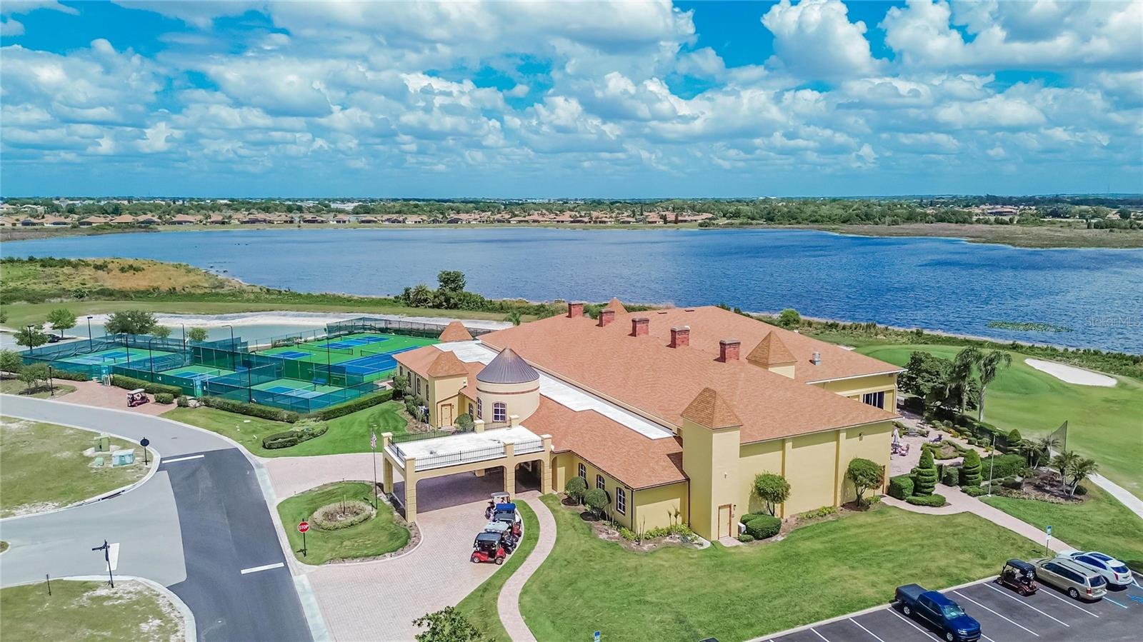 Listing photo id 90 for 4152 Dunmore Drive