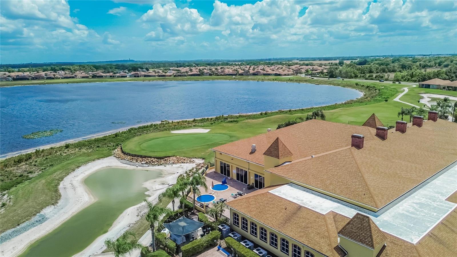 Listing photo id 93 for 4152 Dunmore Drive