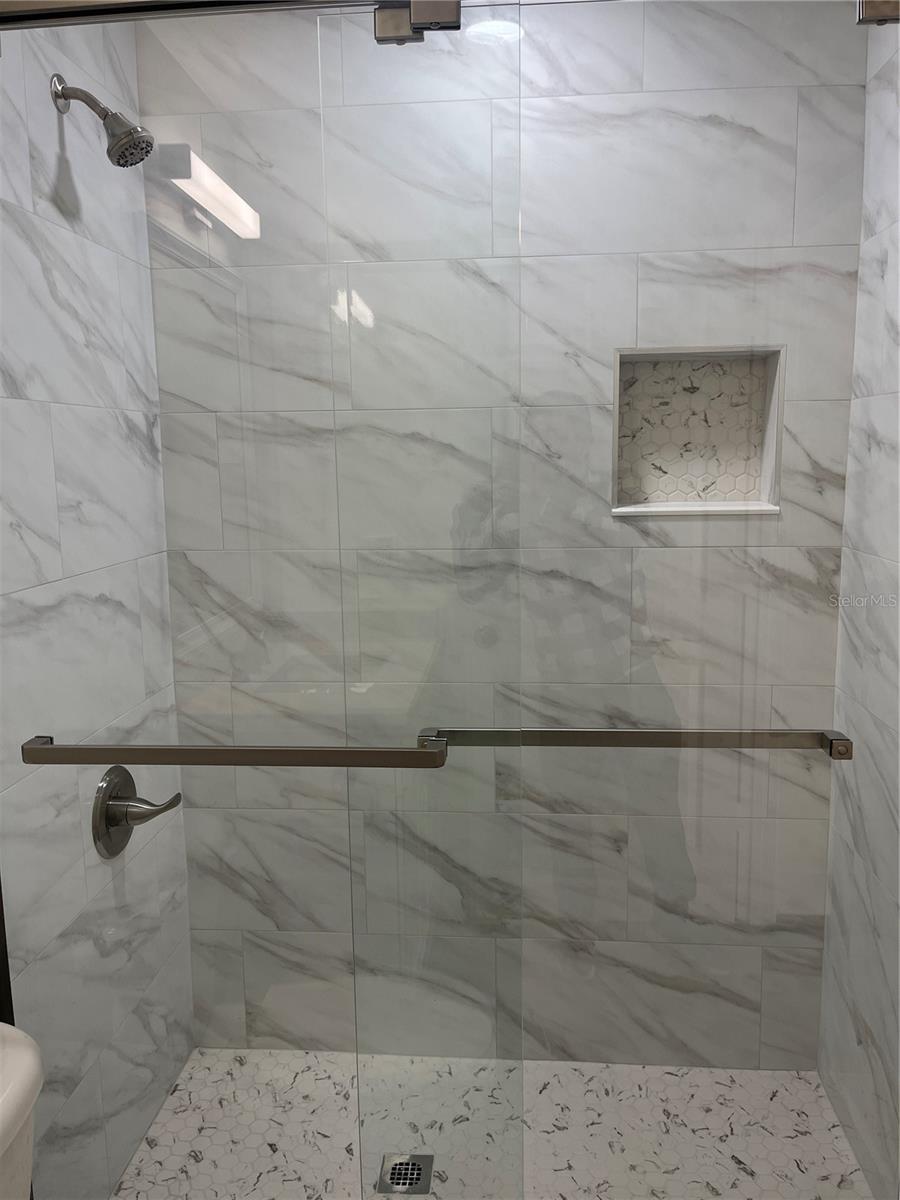 Image 18 of 24 For 8502 Gablebend Way