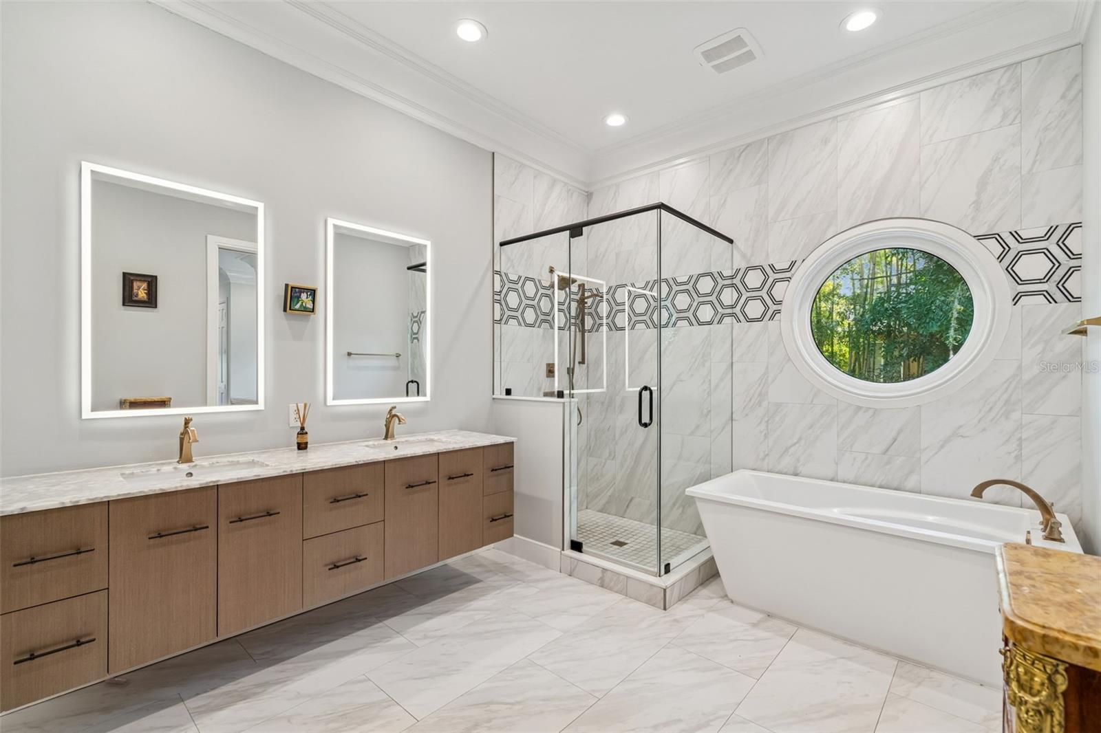 Image 32 of 51 For 5210 Crescent Drive