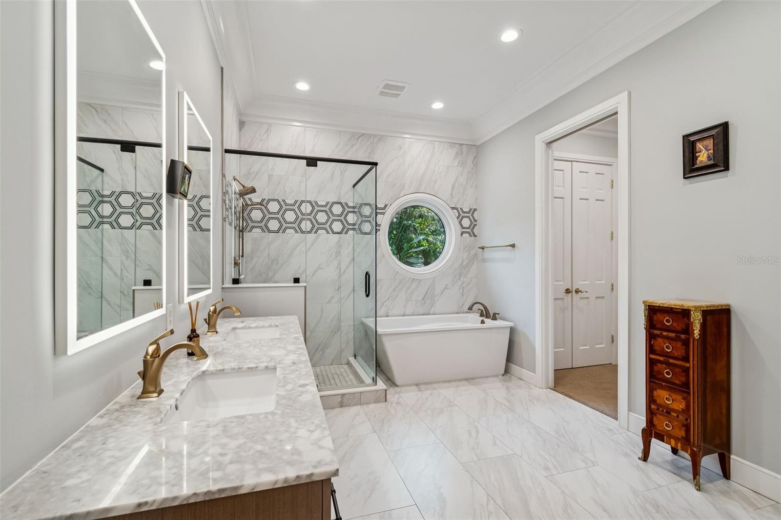 Image 33 of 51 For 5210 Crescent Drive