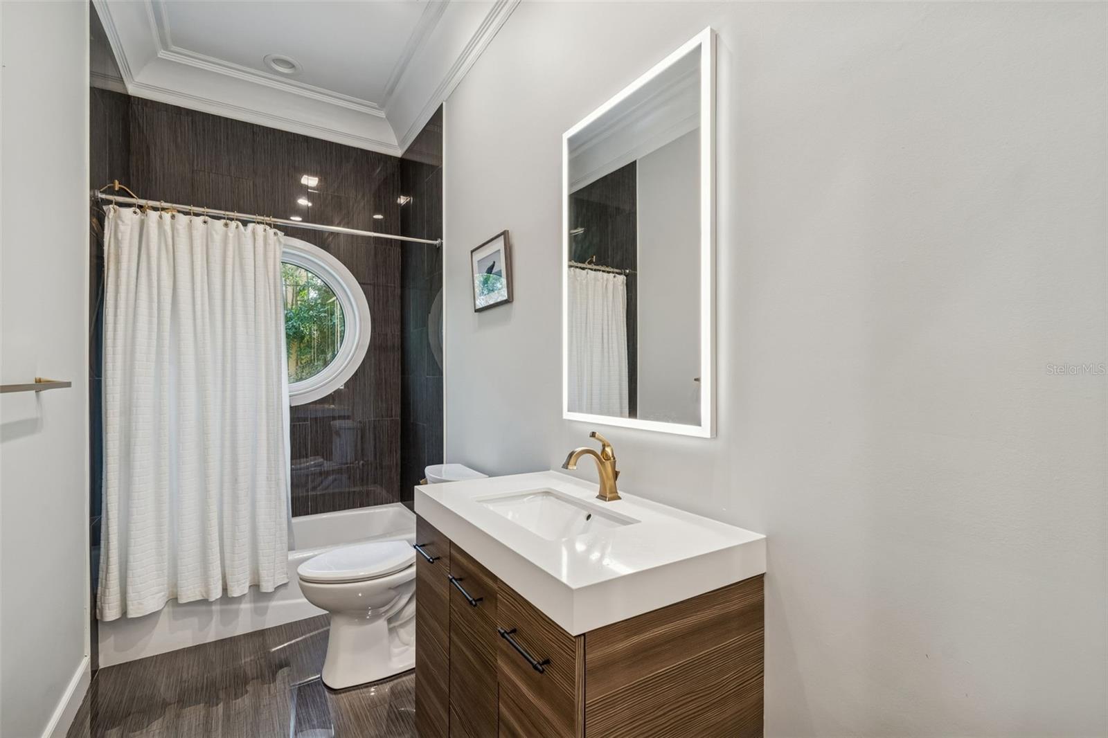 Image 40 of 51 For 5210 Crescent Drive