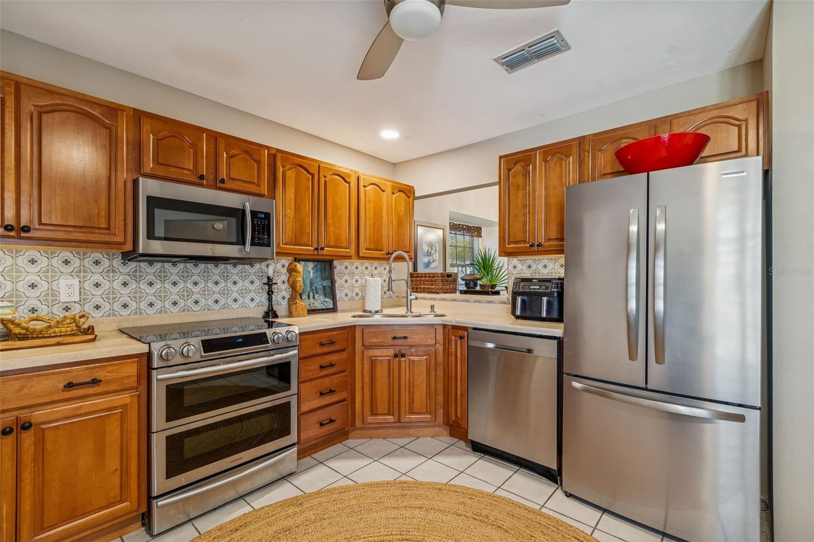 Image 5 of 32 For 5100 Burchette Road 2900