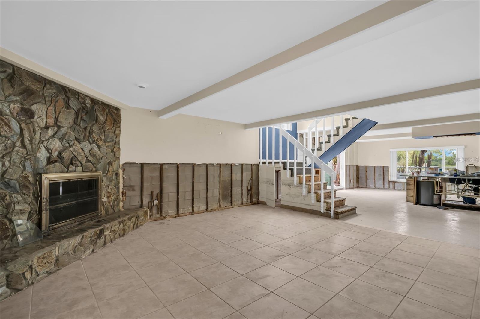 Image 11 of 15 For 18838 Gulf Boulevard 202