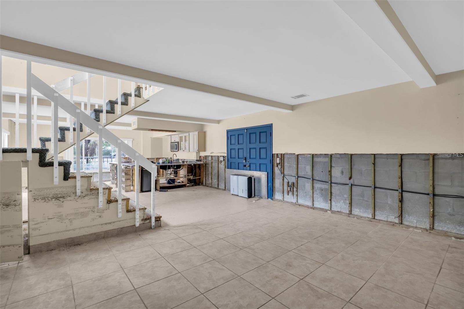 Image 9 of 15 For 18838 Gulf Boulevard 202